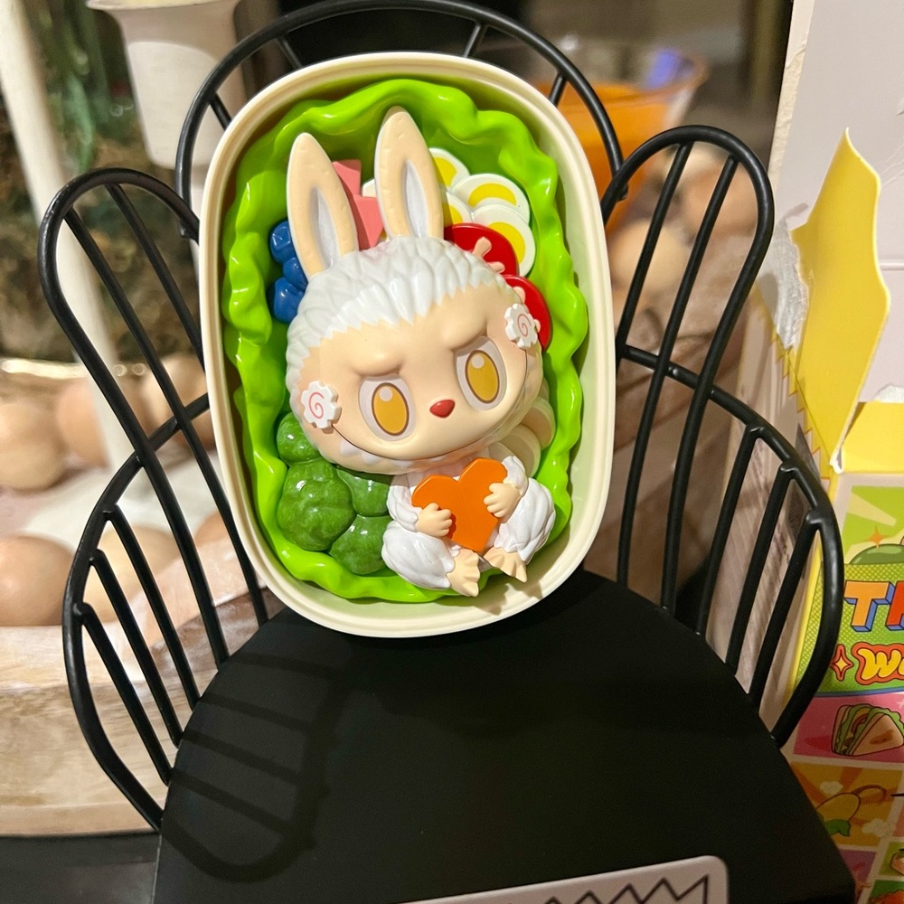 Pop mart The monsters wacky Mart Salad figurine